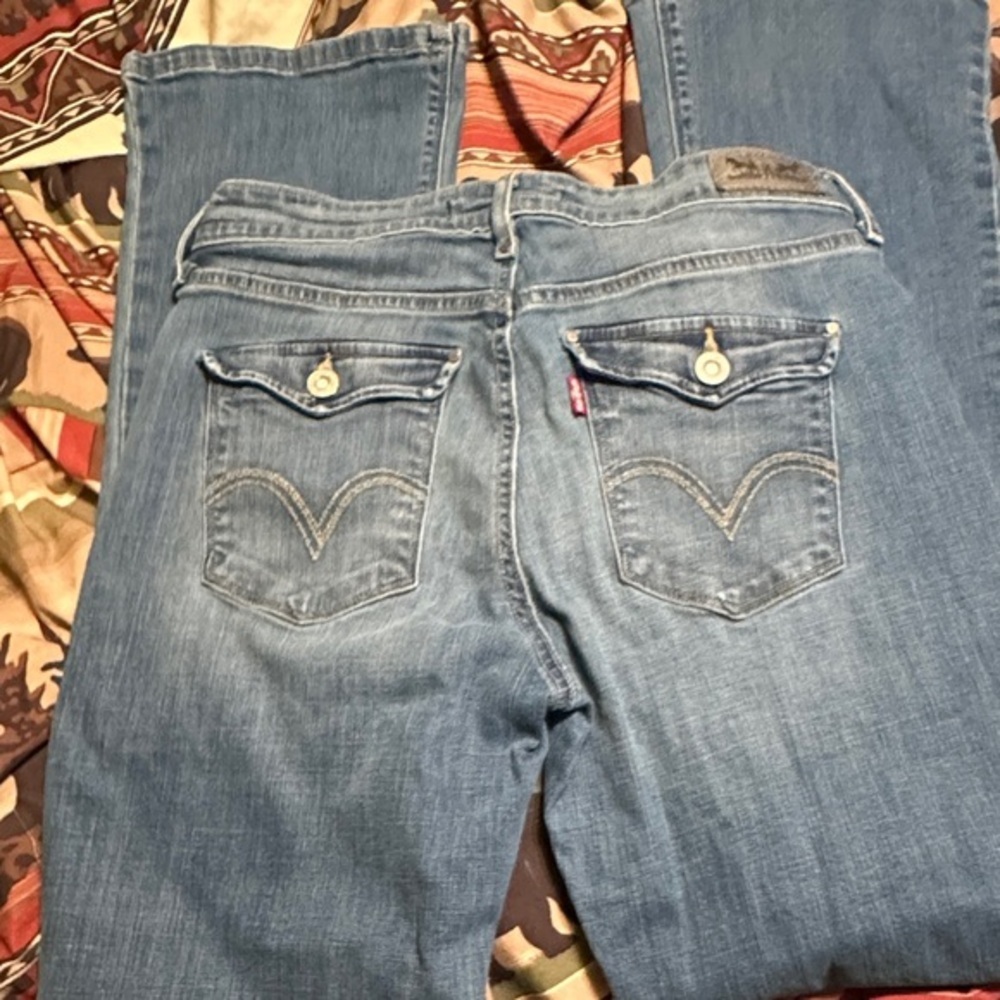 767. Levi's Women's Boot Cut blue Jeans - Classic Blue